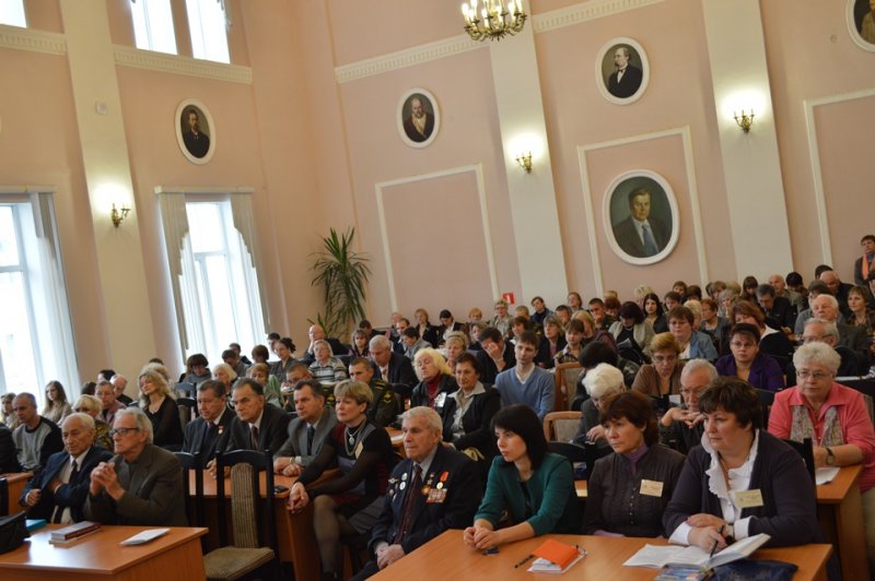 Фото к Информцентр презентовал подарок смолянам к юбилею древнего города