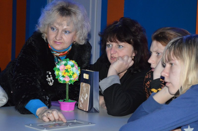 Фото к Предновогодний праздник в смоленском информцентре