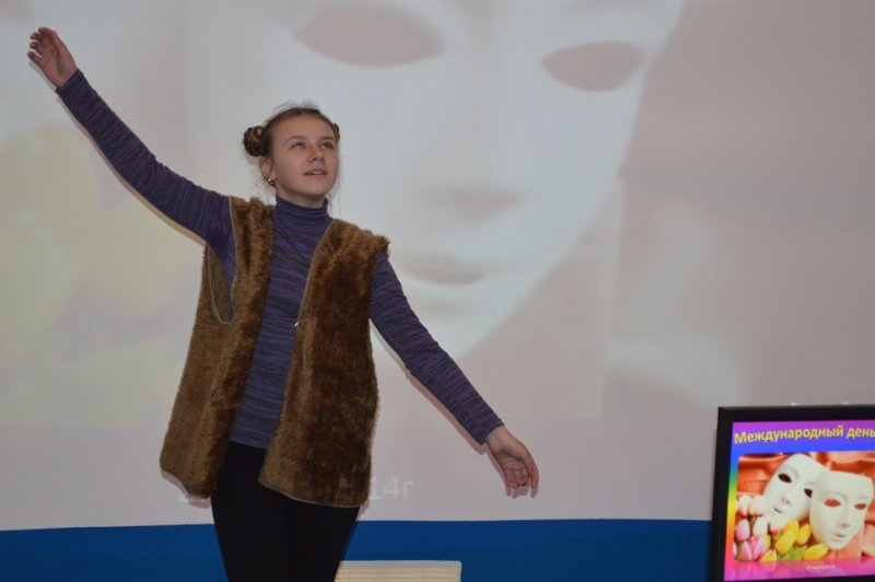 Фото к «Верю!» звучало в смоленском информцентре по атомной энергии в День театра