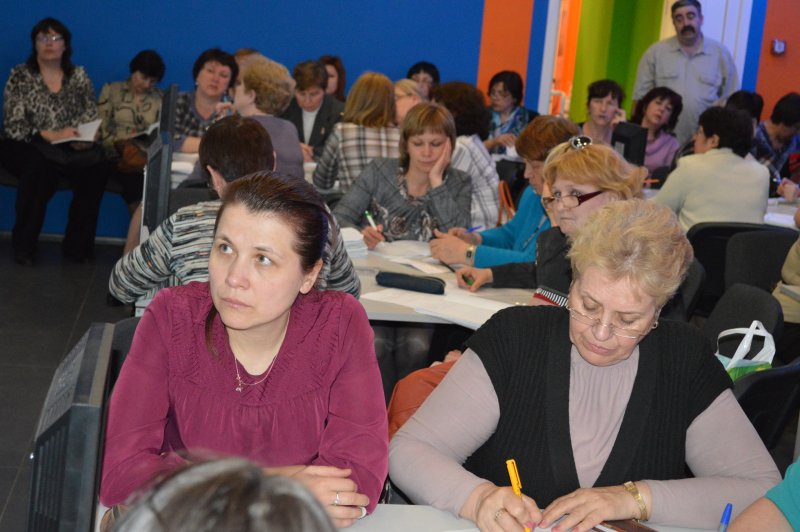 Фото к Смоленские педагоги подвели итоги совместной работы с информцентром по атомной энергии