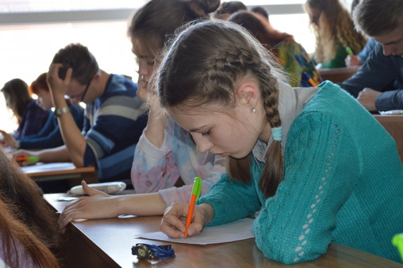 Фото к Более 100 смолян впервые присоединились к международной акции  «Тотальный диктант» 