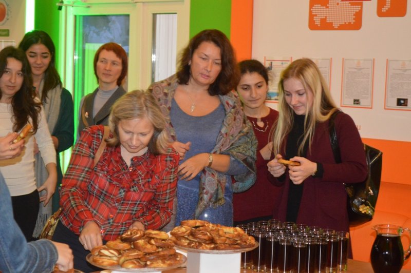 Фото к Брецель, футбол и олимпиада: в ИЦАЭ ученые из России и Германии обсудили культурное многообразие