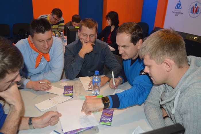 Фото к В Смоленске прошел региональный этап чемпионата «Что? Где? Когда?» среди предприятий атомной отрасли