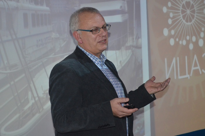 Фото к В ИЦАЭ географы искали гармонию природы и общества